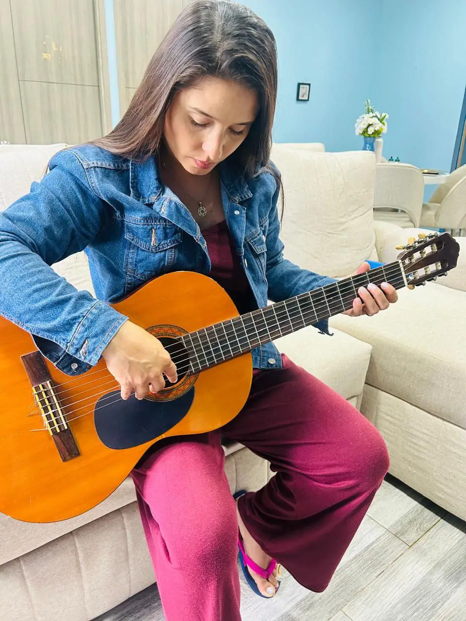 Guitarra jesus adrian romero